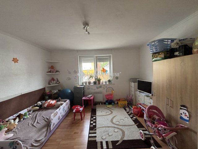 Eladó családi ház, Sárisápon 30 M Ft, 3 szobás
