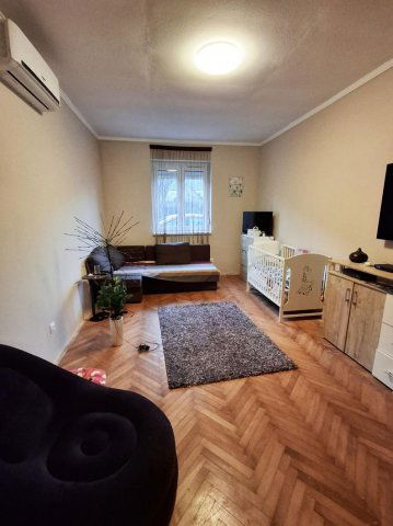 Eladó ikerház, Tatabányán 39.9 M Ft, 2 szobás