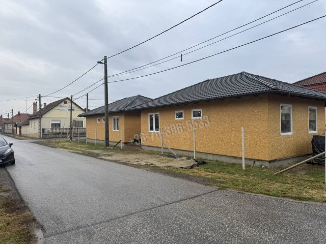 Eladó ikerház, Turán 65.5 M Ft, 4 szobás / költözzbe.hu