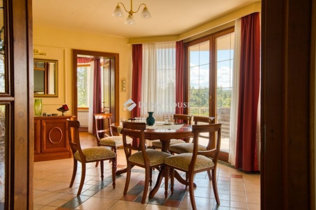 Eladó családi ház, Piliscsabán 265 M Ft, 5 szobás