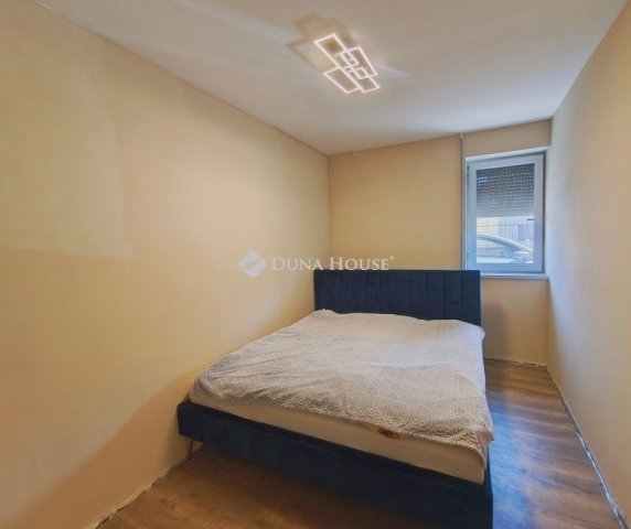Eladó családi ház, Budapesten, XVIII. kerületben 79.9 M Ft