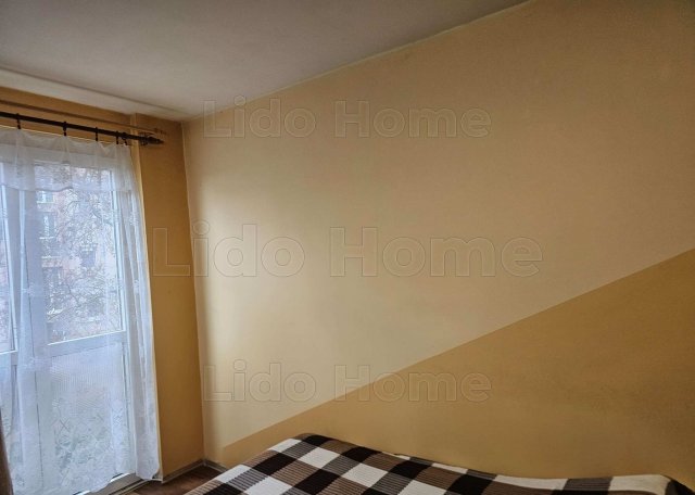 Eladó panellakás, Székesfehérvárott 13.5 M Ft, 2 szobás