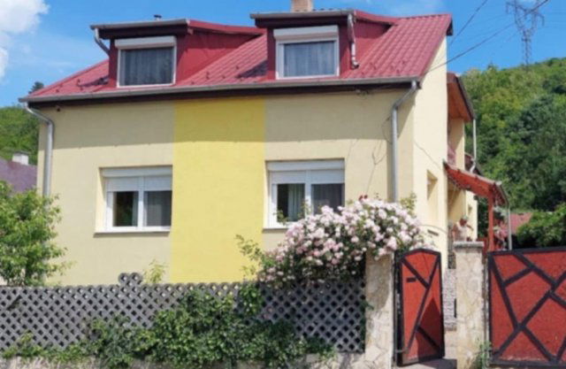 Eladó családi ház, Ózdon 22 M Ft, 5 szobás