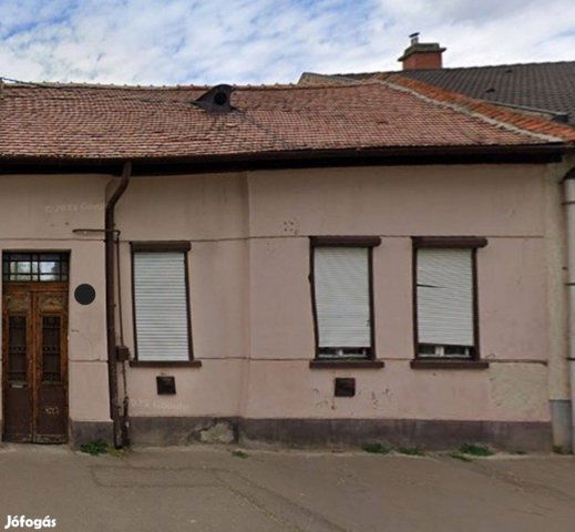 Eladó családi ház, Gyöngyösön 20 M Ft, 2 szobás
