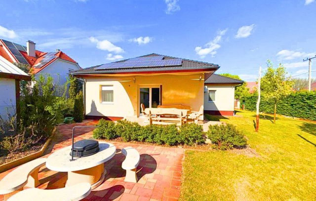 Eladó családi ház, Kecskeméten 135 M Ft, 3 szobás