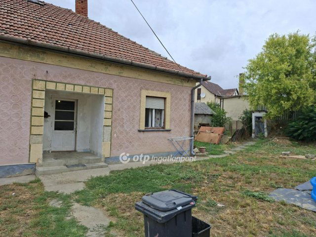 Eladó családi ház, Egyeken 9.9 M Ft, 3 szobás