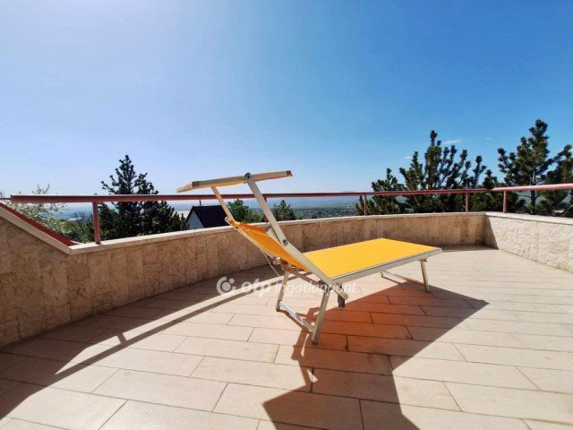 Eladó nyaraló, Szentendrén 269 M Ft, 6 szobás