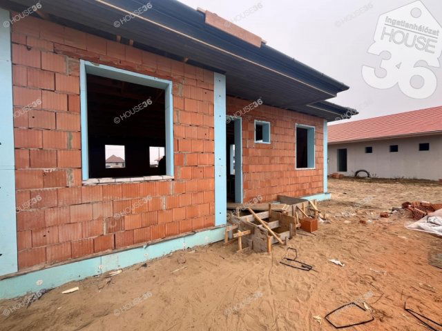 Eladó családi ház, Kecskeméten 72.9 M Ft, 4 szobás