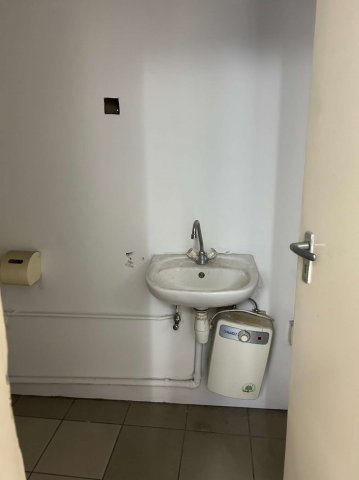 Kiadó üzlethelyiség, Nyíregyházán, Vay Ádám körúton