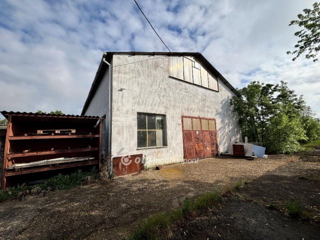 Eladó ipari ingatlan, Sarkadkeresztúron 115 M Ft