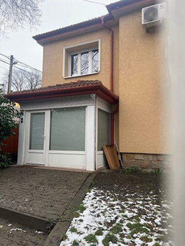 Kiadó üzlethelyiség, Budapesten, II. kerületben, Hidegkúti úton