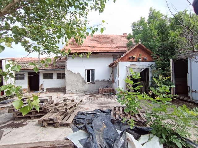 Eladó családi ház, Mesterszálláson 3.9 M Ft, 1+1 szobás