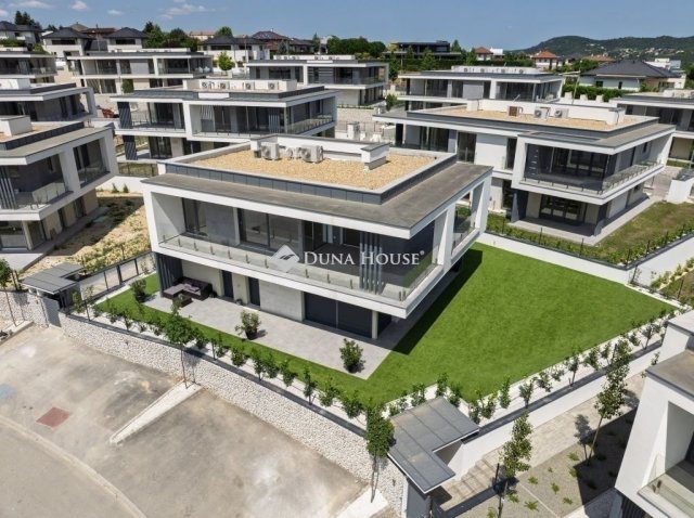 Eladó téglalakás, Törökbálinton 172.99 M Ft, 4 szobás