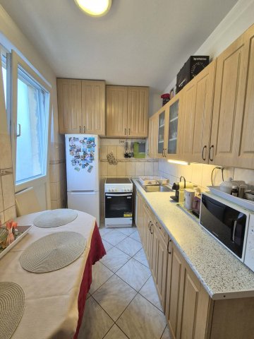 Eladó panellakás, Pécsett, János utcában 48 M Ft, 3 szobás