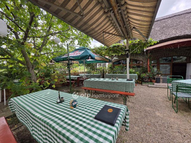 Eladó családi ház, Tihanyban 345 M Ft, 6 szobás