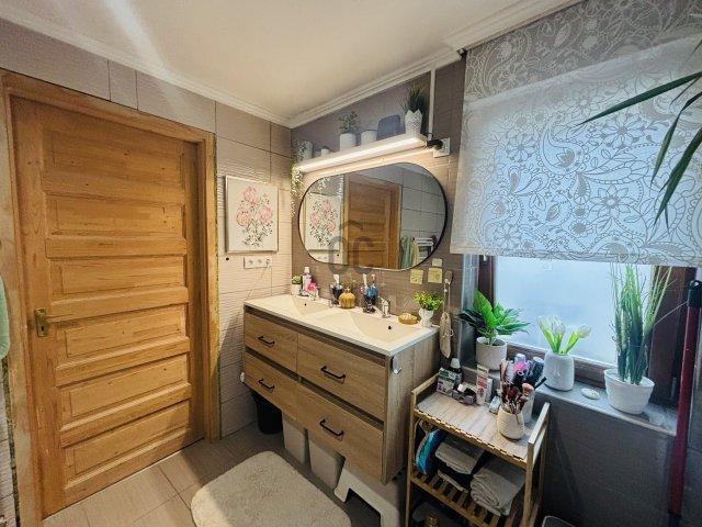 Eladó családi ház, Cegléden 79.9 M Ft, 5 szobás