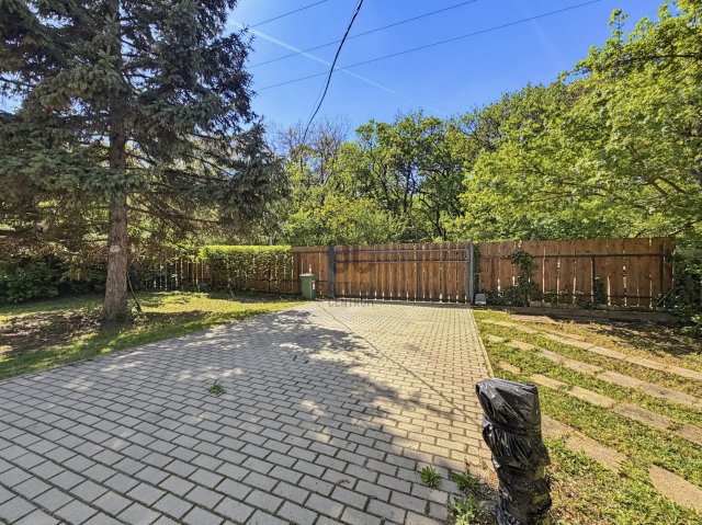 Eladó családi ház, Szentendrén 69.9 M Ft, 2 szobás