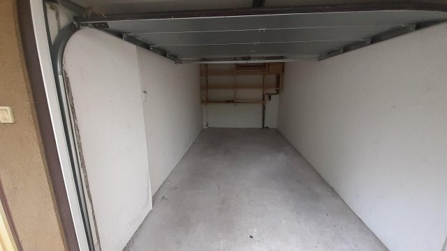 Kiadó garázs, Debrecenben 30 E Ft / hó / költözzbe.hu