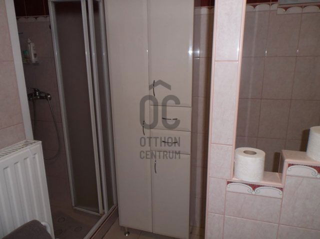 Eladó ikerház, Pápán 59 M Ft, 2 szobás / költözzbe.hu