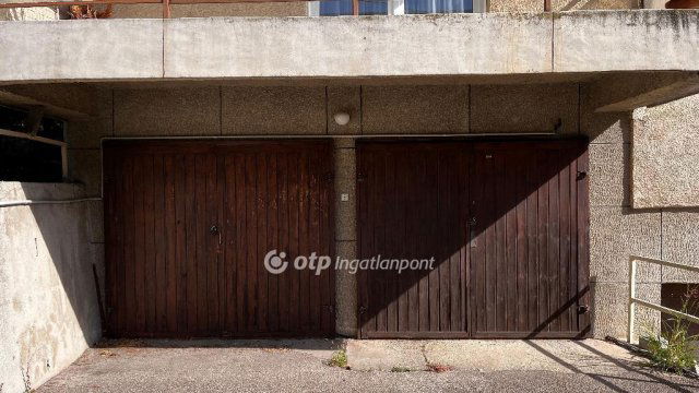 Eladó téglalakás, Budapesten, XII. kerületben 135 M Ft, 2 szobás