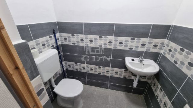 Kiadó ipari ingatlan, Székesfehérvárott 1400 E Ft / hó