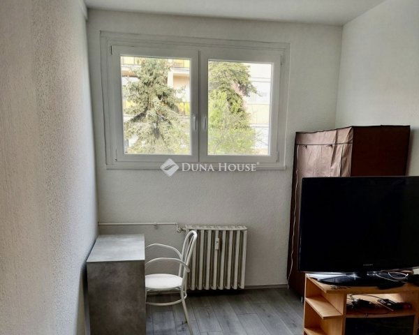 Eladó panellakás, Budapesten, XXI. kerületben 52.5 M Ft, 2 szobás