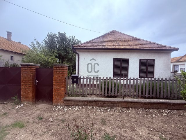 Eladó családi ház, Téten 19.99 M Ft, 2 szobás