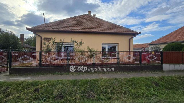 Eladó családi ház, Püspökladányban 24.8 M Ft, 2 szobás