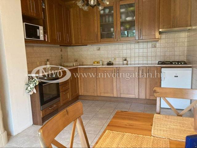 Eladó családi ház, Csopakon 119.9 M Ft, 2 szobás