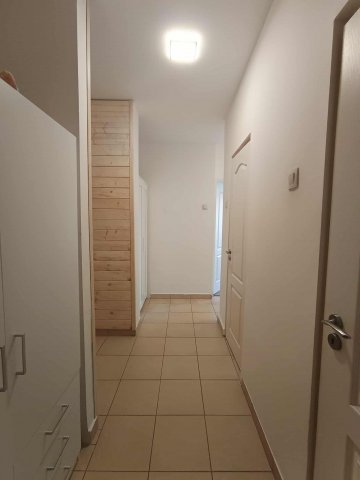 Kiadó téglalakás, albérlet, Tatabányán 180 E Ft / hó