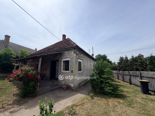Eladó családi ház, Nyírábrányon 25 M Ft, 2 szobás