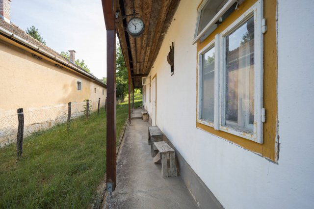 Eladó családi ház, Kisecseten 12 M Ft, 3 szobás
