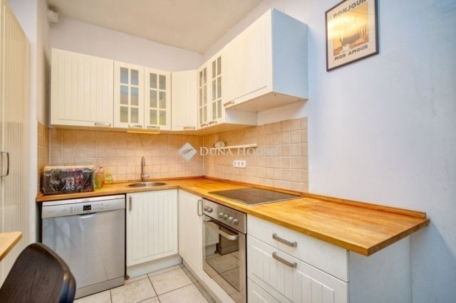 Eladó téglalakás, Budapesten, XI. kerületben 84.9 M Ft, 2 szobás