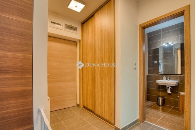 Eladó téglalakás, Budapesten, XI. kerületben 89 M Ft, 1 szobás