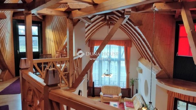 Eladó családi ház, Esztergomban 199 M Ft, 4 szobás