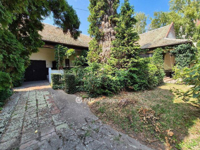 Eladó családi ház, Szentesen 49.9 M Ft, 4 szobás