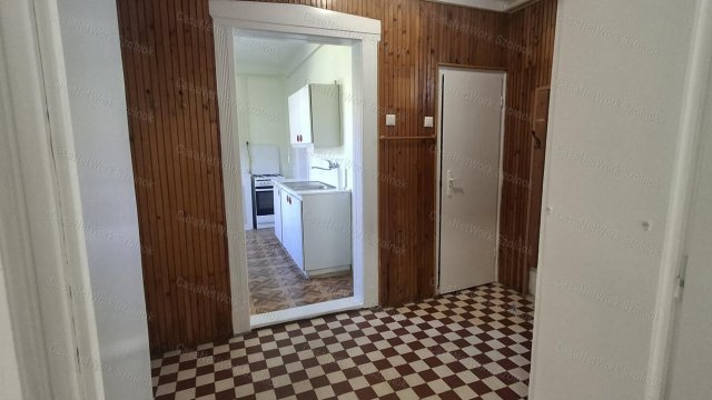 Kiadó téglalakás, albérlet, Szolnokon 125 E Ft / hó, 2 szobás