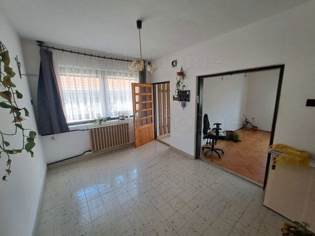 Eladó családi ház, Lentiben 38 M Ft, 8 szobás