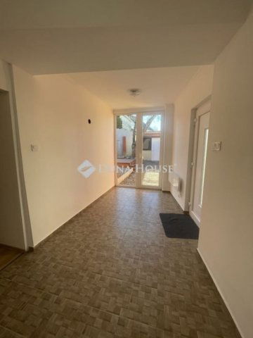 Eladó családi ház, Baján 39.9 M Ft, 1 szobás