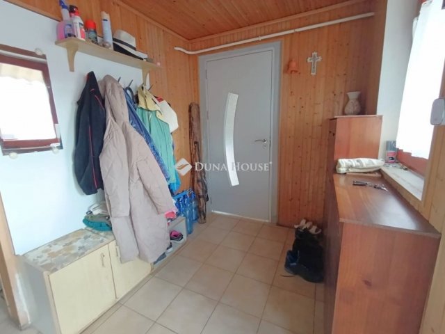 Eladó családi ház, Báron 39 M Ft, 5 szobás