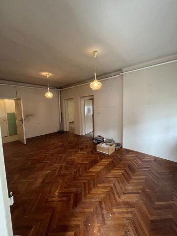 Eladó családi ház, Pécsett 42 M Ft, 4 szobás