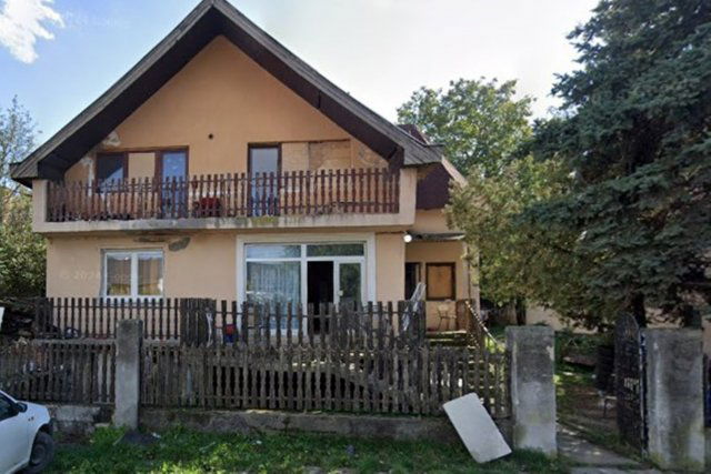 Eladó családi ház, Vácon 60 M Ft, 4 szobás