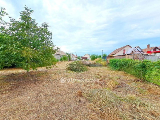 Eladó telek, Nyársapáton 14.8 M Ft / költözzbe.hu