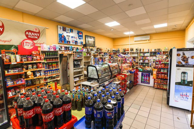 Eladó üzlethelyiség, Budapesten, XX. kerületben 82.9 M Ft