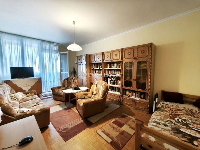 Eladó téglalakás, Dunaújvárosban 36.5 M Ft, 2 szobás