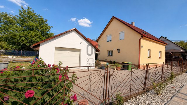 Eladó családi ház, Csömörön 119.9 M Ft, 4 szobás