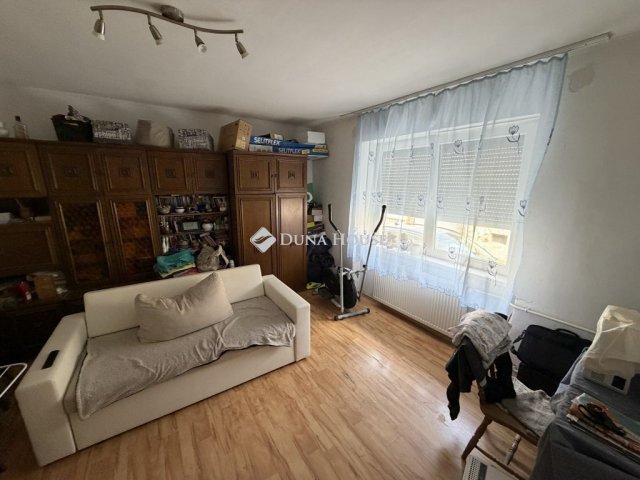Eladó téglalakás, Pécsett, Béla utcában 29.5 M Ft, 2 szobás