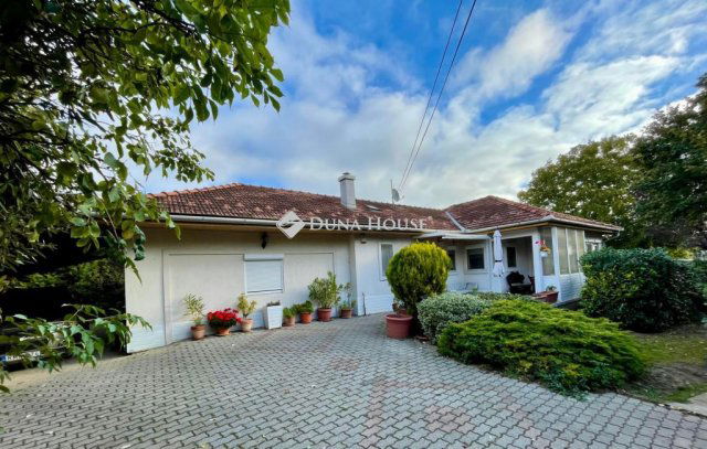 Eladó családi ház, Nagykovácsiban, Nagyszénás utcában 185 M Ft