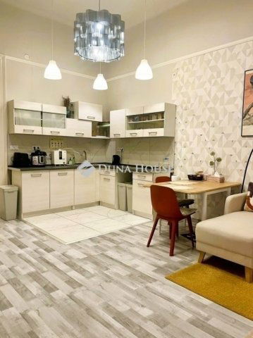 Eladó téglalakás, Budapesten, VII. kerületben 82.8 M Ft