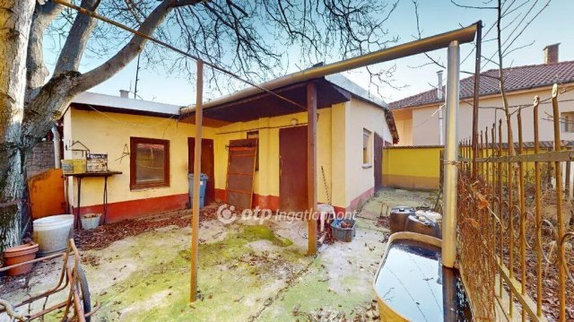 Eladó családi ház, Miskolcon 23.5 M Ft, 1+1 szobás